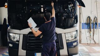Las ITV tumban a casi tres de cada diez camiones en la primera inspección