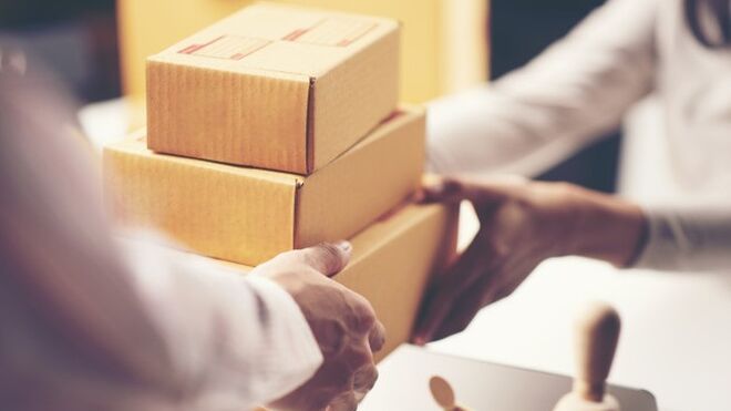 Competencia sanciona a dos operadores postales por abandonar varios envíos