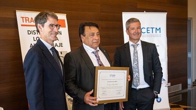 CETM La Rioja entrega su primera insignia de oro a Jesús Sáez, de Transaez