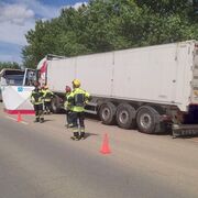 Un fallecido en la colisión entre dos camiones en Palencia